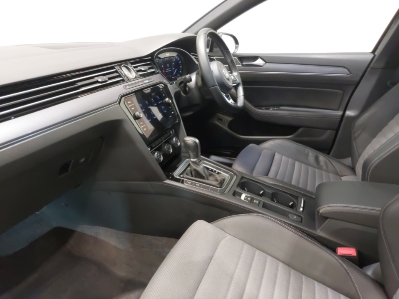 Volkswagen Passat 1.5 Tsi Evo 150 R-line Dsg Panoramic Roof Black #5