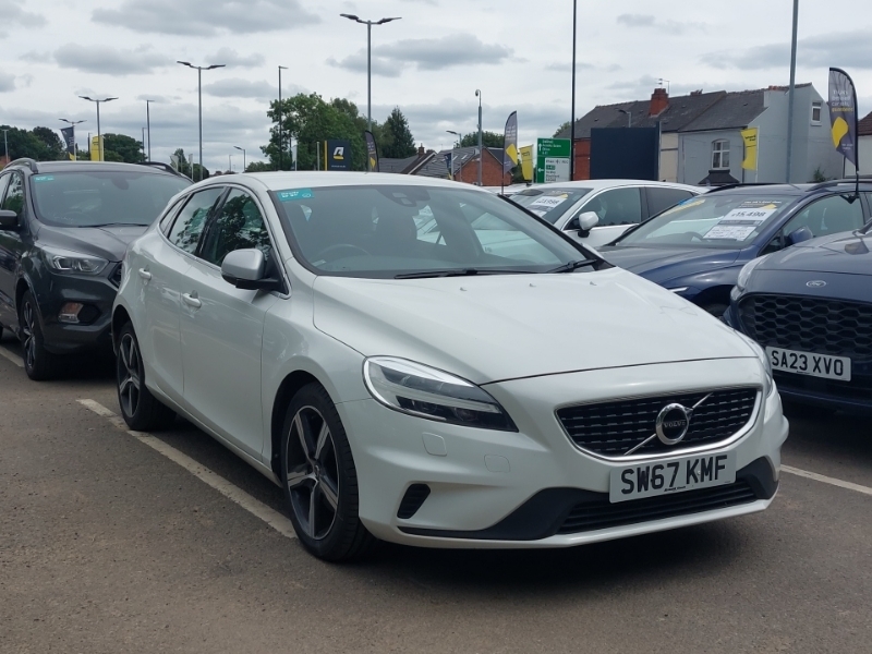 Volvo V40 T2 122 R Design White