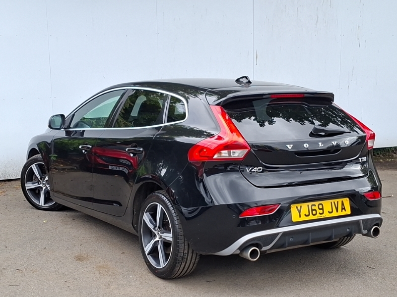 Volvo V40 T3 152 R Design Edition Geartronic Black #2