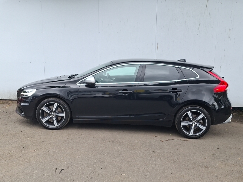 Volvo V40 T3 152 R Design Edition Geartronic Black #4