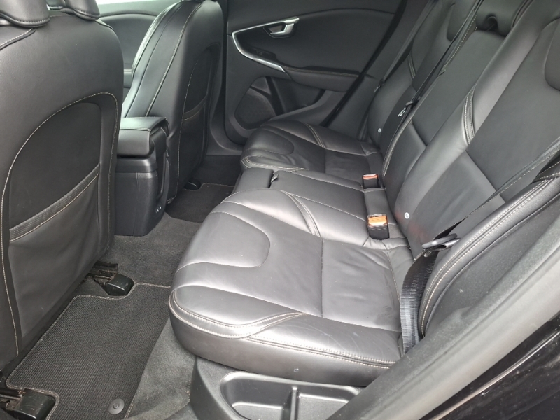 Volvo V40 T3 152 R Design Edition Geartronic Black #6