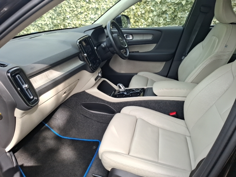 Volvo XC40 1.5 T3 163 Inscription Pro Geartronic Black #5