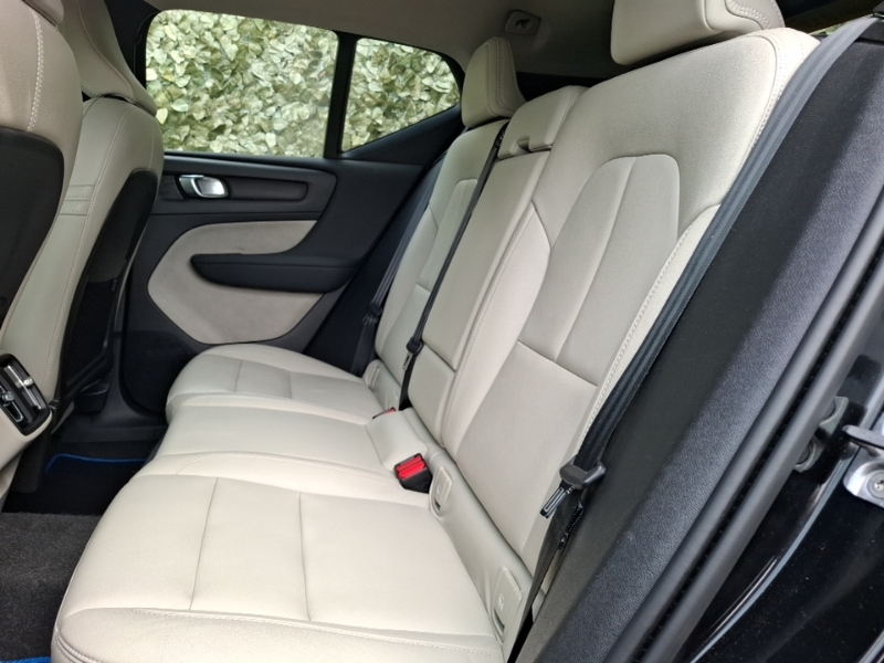 Volvo XC40 1.5 T3 163 Inscription Pro Geartronic Black #6