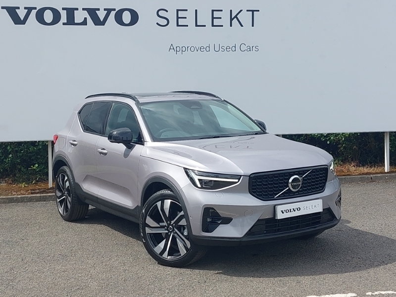 Volvo XC40 2.0 B4p Ultra Dark Silver