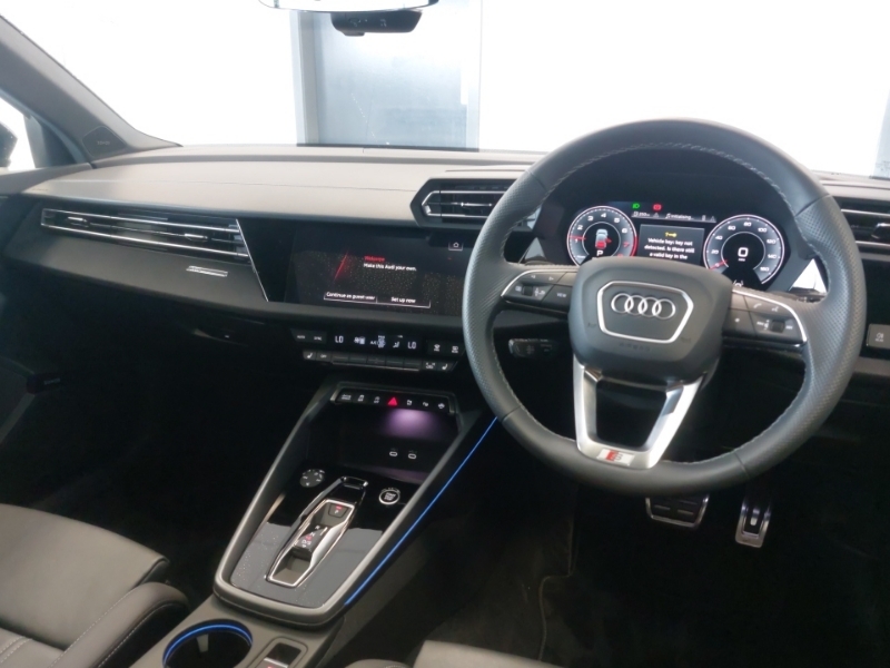 Audi A3 35 Tfsi Black Edition S Tronic Blue #4