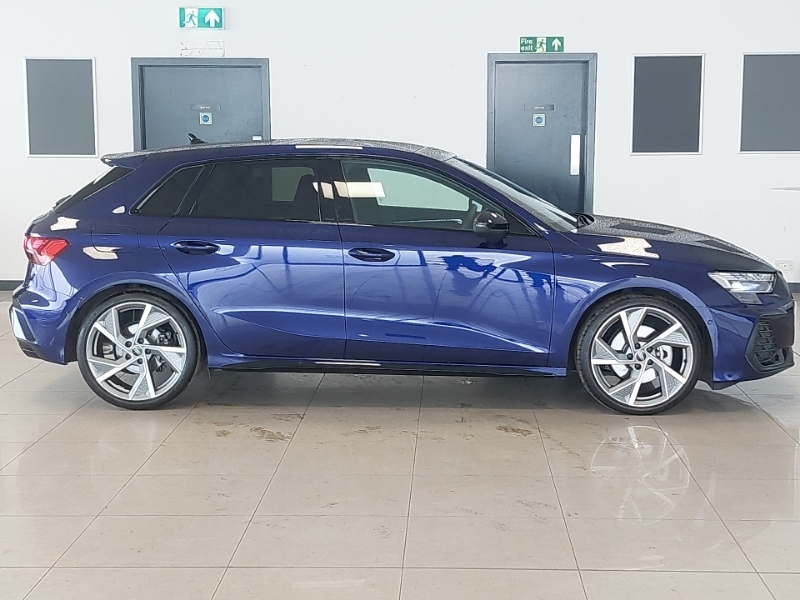 Audi A3 35 Tfsi Black Edition S Tronic Blue #3