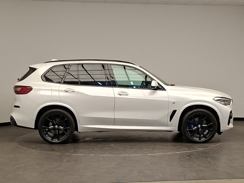 BMW X5 Xdrive30d Mht M Sport White #3