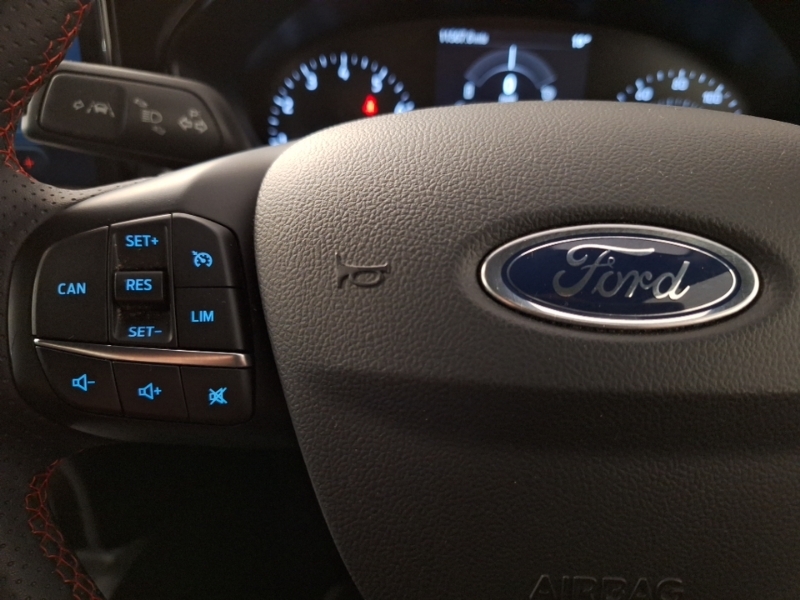 Ford Focus 1.0T Ecoboost Titanium Edition Estate M White #12