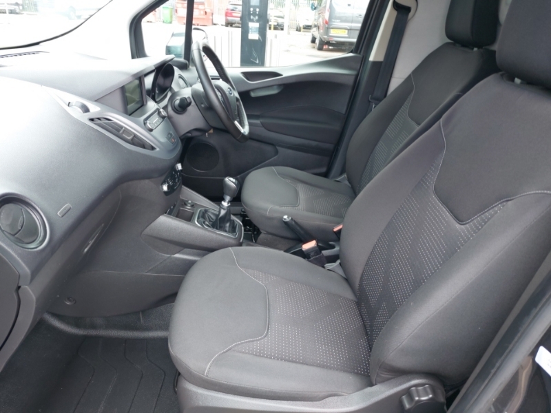 Ford Transit Courier 1.0 Ecoboost Limited Van 6 Speed Grey #5