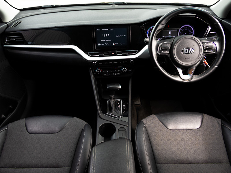 Kia Niro 1.6 Gdi Hybrid 2 Dct Black #3
