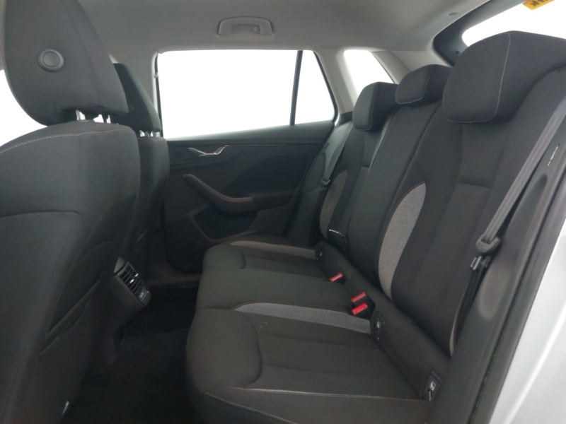 Skoda Kamiq 1.0 Tsi Se Edition Dsg Silver #6