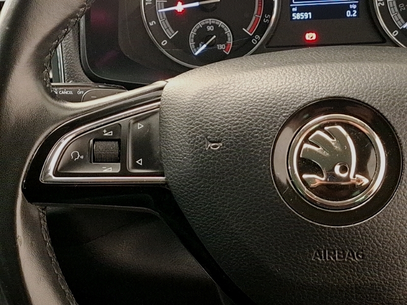Skoda Karoq Karoq Se Tsi S-a White #12