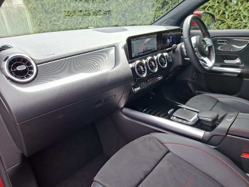 Mercedes-Benz GLA Class Gla 200D Amg Line Executive Red #5