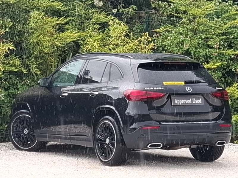 Mercedes-Benz GLA Class Gla 220D 4Matic Amg Line Premium Plus Black #2