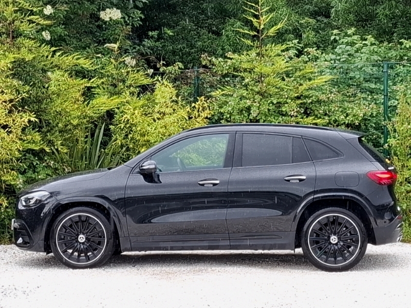 Mercedes-Benz GLA Class Gla 220D 4Matic Amg Line Premium Plus Black #4