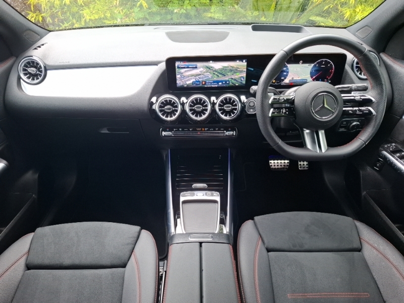 Mercedes-Benz GLA Class Gla 220D 4Matic Amg Line Premium Plus Black #3