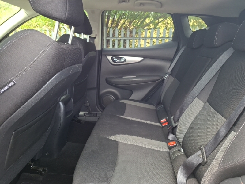 Nissan Qashqai 1.5 Dci 115 N-connecta Black #6