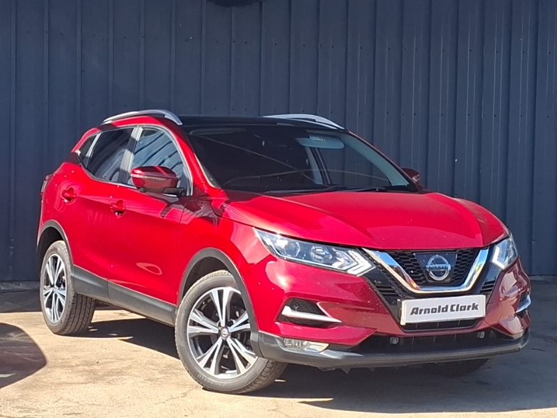 Nissan Qashqai 1.5 Dci N-connecta Red