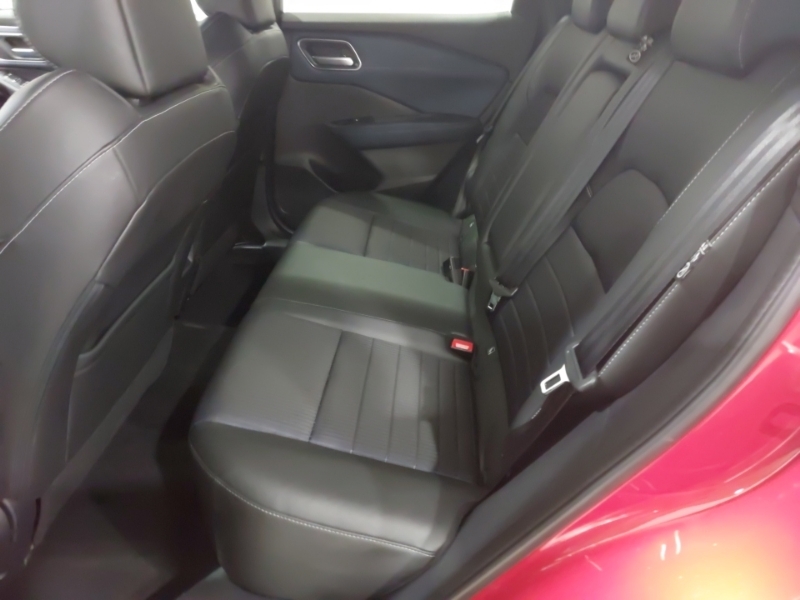 Nissan Qashqai 1.3 Dig-t Mh Tekna Red #6