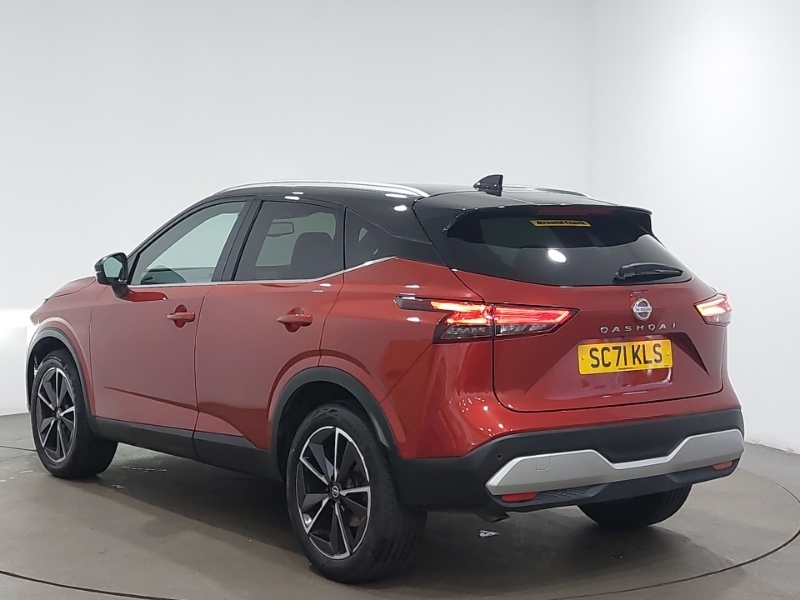 Nissan Qashqai 1.3 Dig-t Mh Tekna Red #2