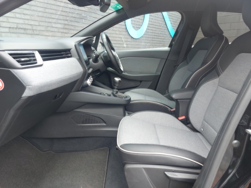Renault Clio 1.0 Tce 90 Techno Black #5