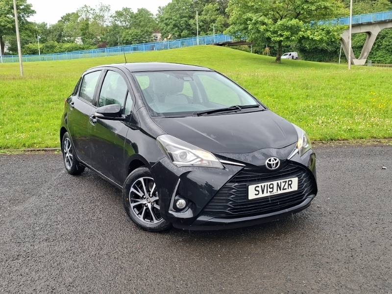 Toyota Yaris 1.5 Vvt-i Icon Tech Black
