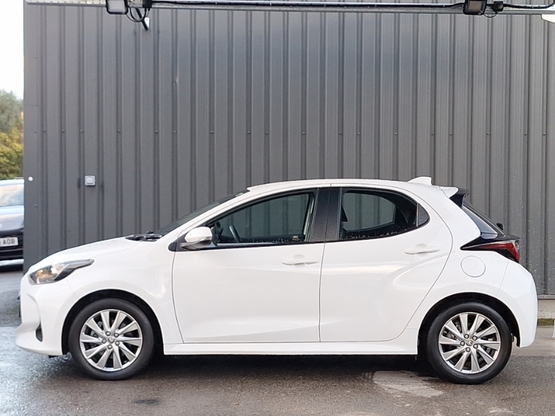 Toyota Yaris 1.5 Hybrid Icon Cvt White #4