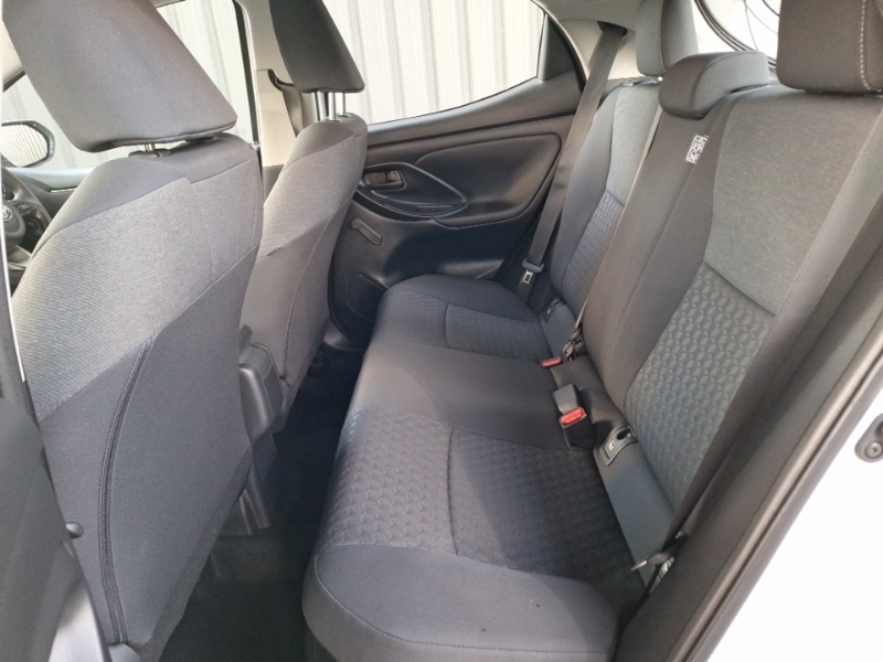 Toyota Yaris 1.5 Hybrid Icon Cvt White #6