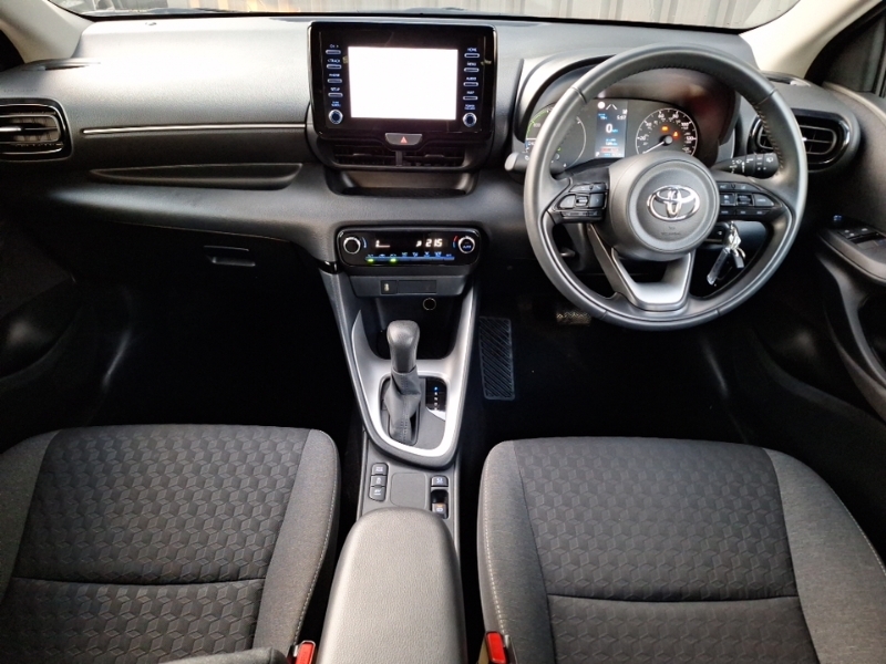 Toyota Yaris 1.5 Hybrid Icon Cvt White #3