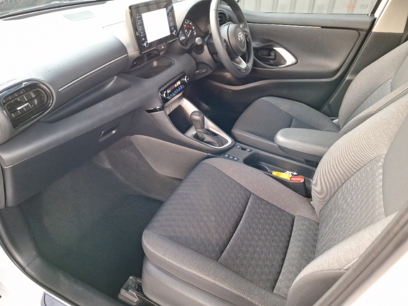 Toyota Yaris 1.5 Hybrid Icon Cvt White #5