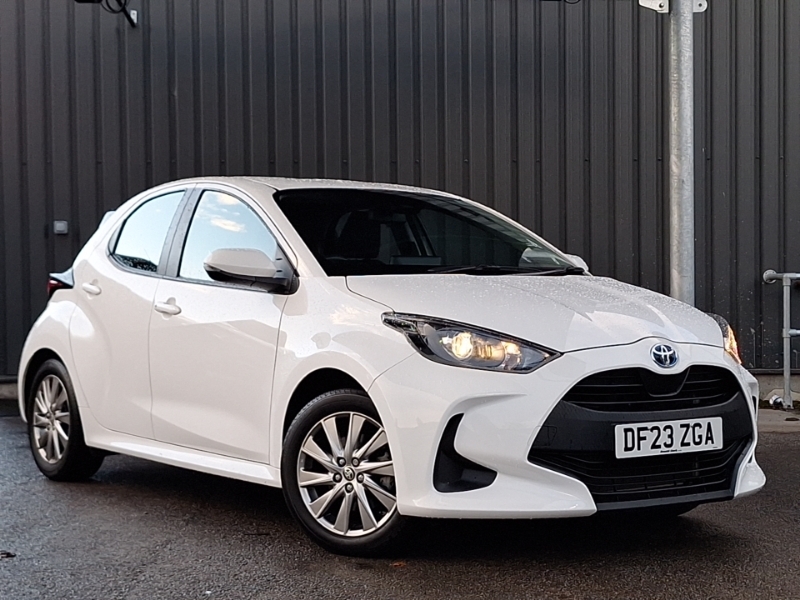Toyota Yaris 1.5 Hybrid Icon Cvt White