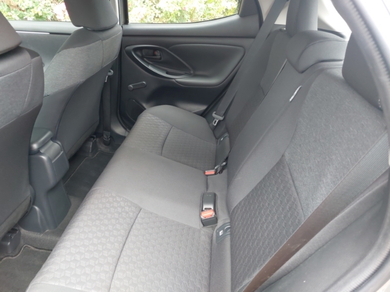 Toyota Yaris 1.5 Hybrid Icon Cvt Nav Brown #6