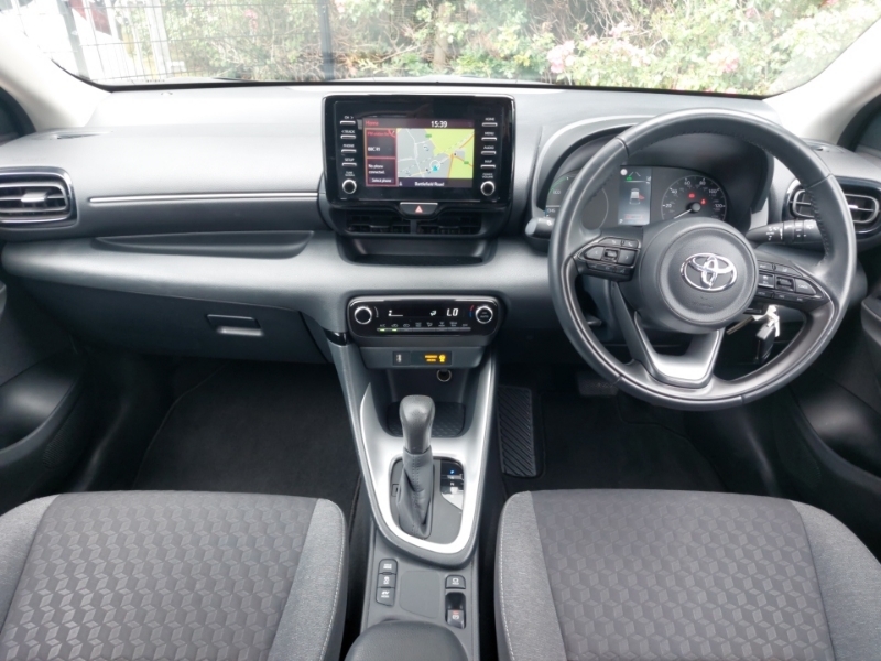 Toyota Yaris 1.5 Hybrid Icon Cvt Nav Brown #3
