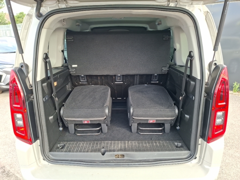 Vauxhall Combo Life Life 1.5 Turbo D Se 5Dr, Under 20200 Miles, Full S Grey #18