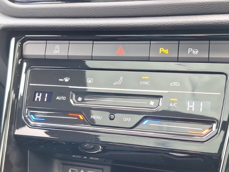 Volkswagen T-Roc 1.5 Tsi R-line Dsg Black #16