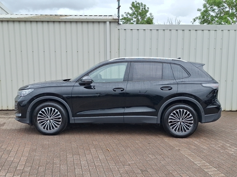 Volkswagen Tiguan 1.5 Etsi 150 Match Dsg Black #4