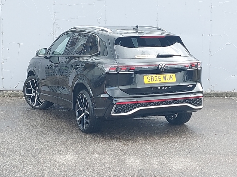 Volkswagen Tiguan 1.5 Etsi 150 R-line Dsg Black #2