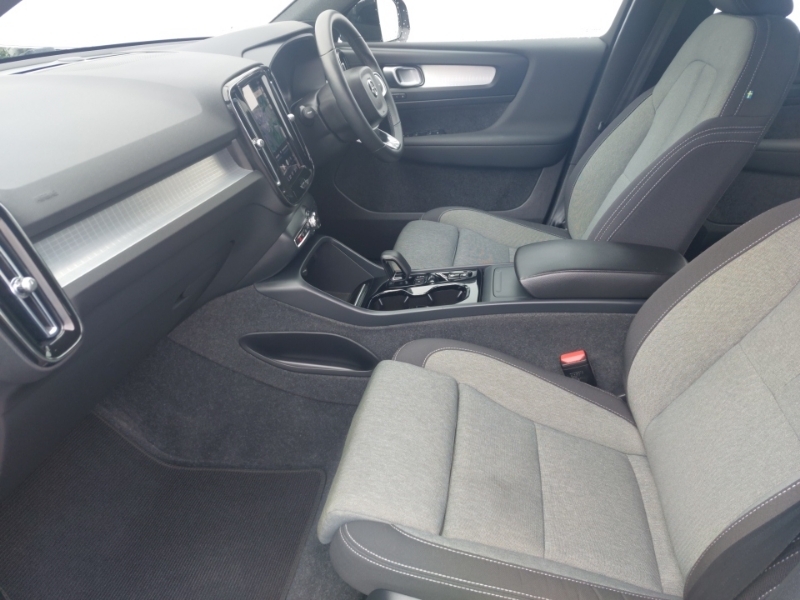 Volvo XC40 2.0 B3p Plus Dark Blue #5