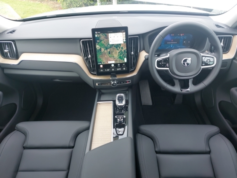 Volvo XC60 2.0 B5p Plus Dark Awd Geartronic Grey #3
