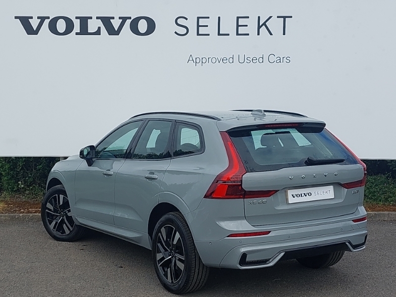 Volvo XC60 2.0 B5p Plus Dark Awd Geartronic Grey #2