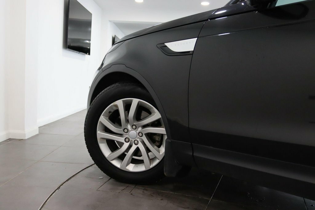 Land Rover Discovery 3.0 Td V6 Hse 4Wd Euro 6 Ss YC18RWX Black #4