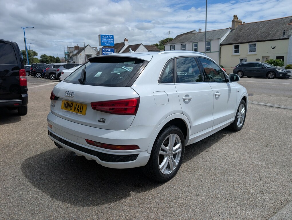 Audi Q3 2.0 Tdi S Line Edition White #4