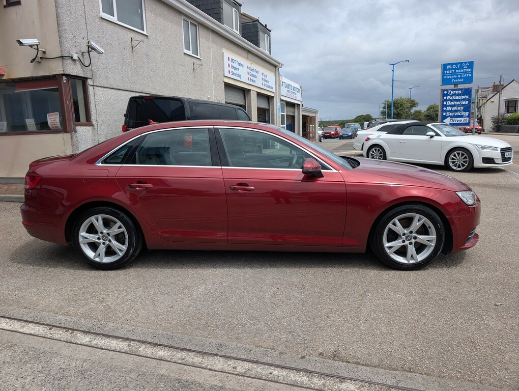 Audi A4 2.0 Tdi Ultra Se Red #4