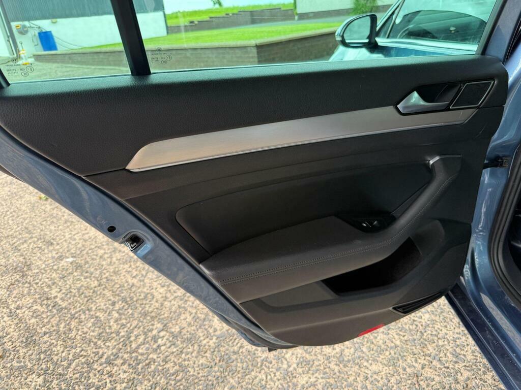 Volkswagen Passat 2.0 Tdi Scr 190 Gt Panoramic Roof Black #37