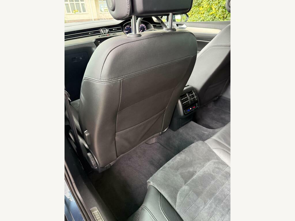 Volkswagen Passat 2.0 Tdi Scr 190 Gt Panoramic Roof Black #40