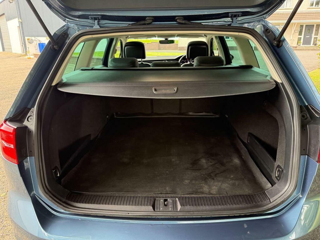 Volkswagen Passat 2.0 Tdi Scr 190 Gt Panoramic Roof Black #43