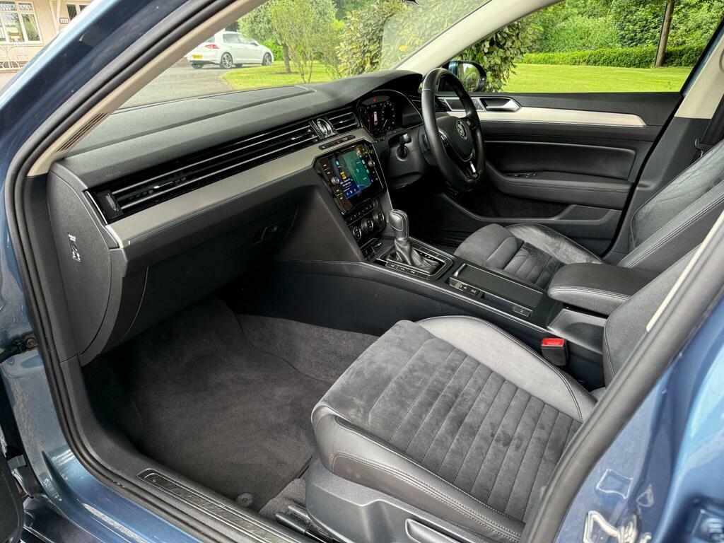 Volkswagen Passat 2.0 Tdi Scr 190 Gt Panoramic Roof Black #15