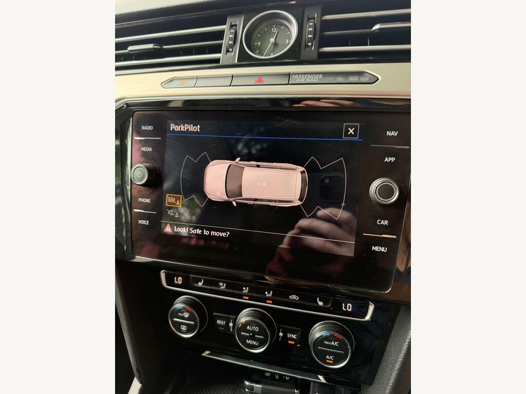 Volkswagen Passat 2.0 Tdi Scr 190 Gt Panoramic Roof Black #27