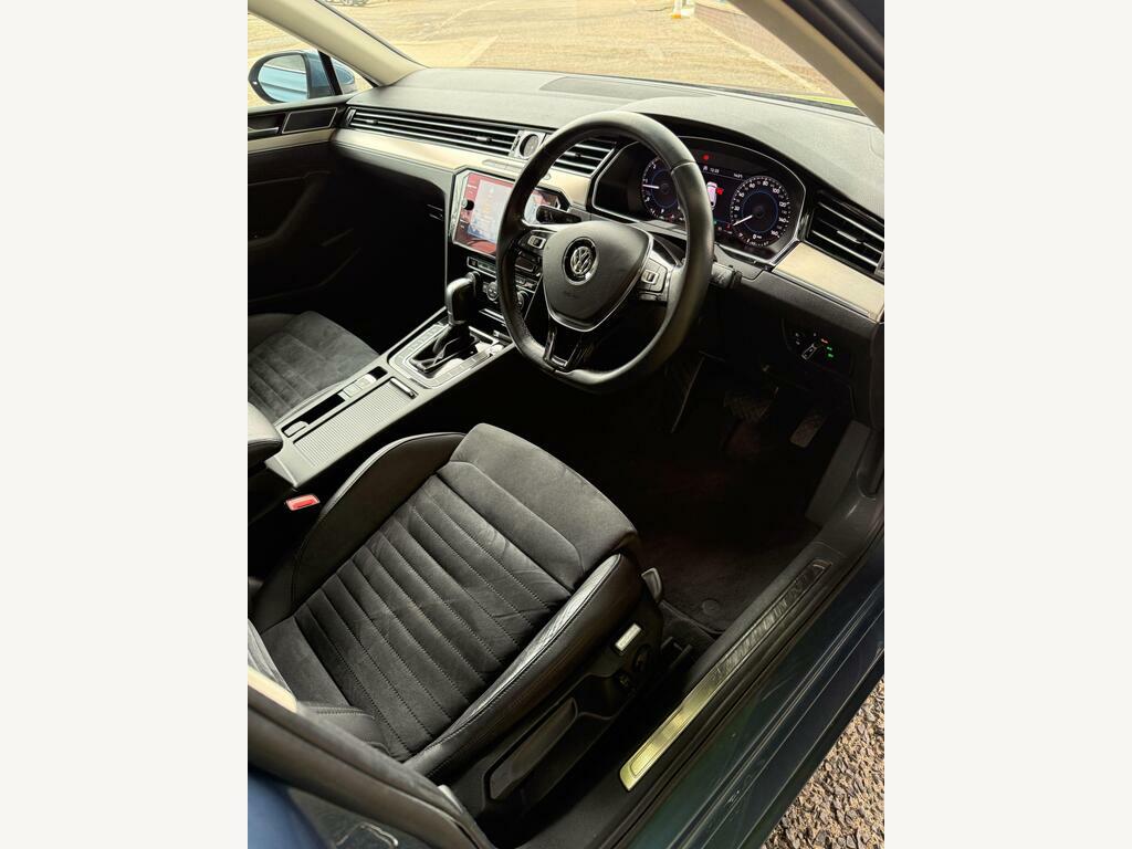 Volkswagen Passat 2.0 Tdi Scr 190 Gt Panoramic Roof Black #18