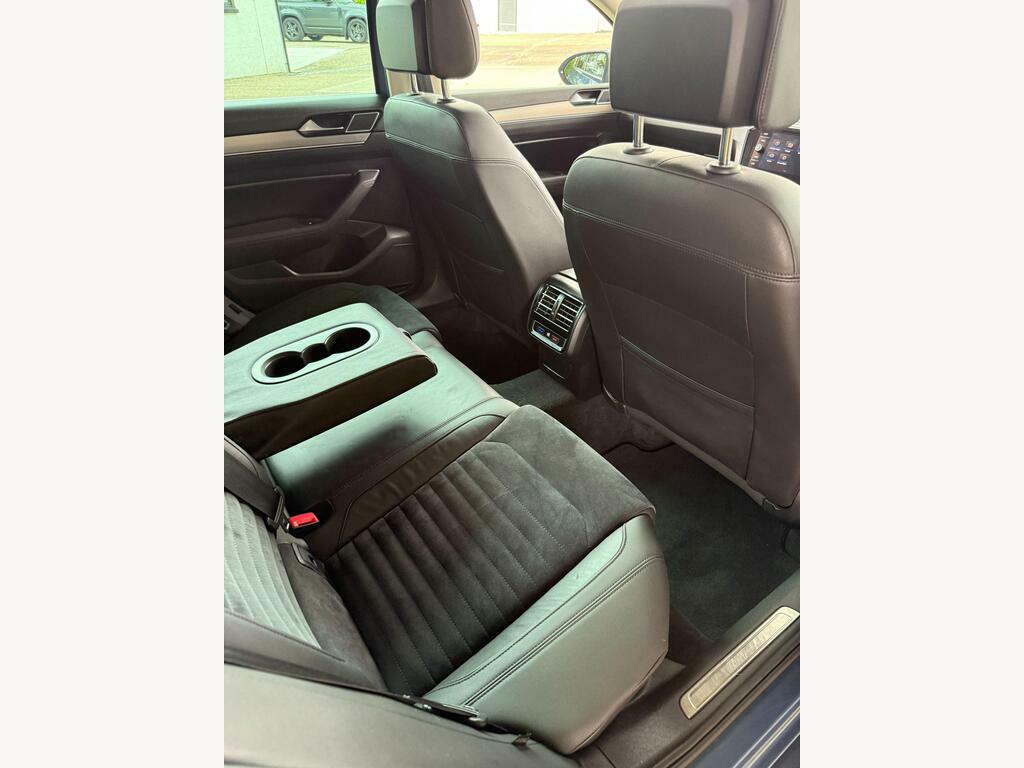 Volkswagen Passat 2.0 Tdi Scr 190 Gt Panoramic Roof Black #42